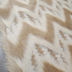 🌟 Beige-Creme Kunstfell mit Zickzack-Muster