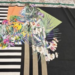 Safari Noir - exotischer Viskosejersey mit Tropenblumen und Zebra-Muster
